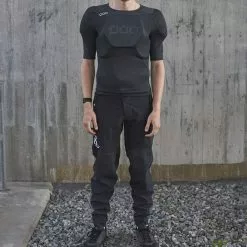 Plastron De Protection POC Oseus VPD Noir Trafic 10 Plastron De Protection POC Oseus VPD Noir Trafic -Casques Cyclisme importe magasin pc 20388 1002 003